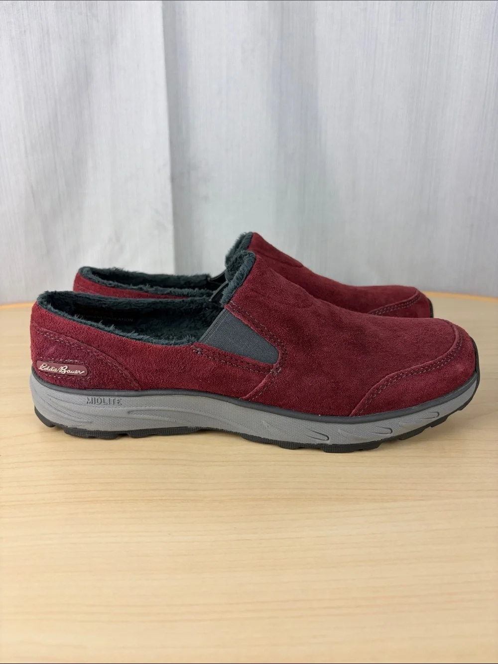 Eddie Bauer MidLite 100g Insulated Suede Slip-On Shoes Burgundy Women’s 8